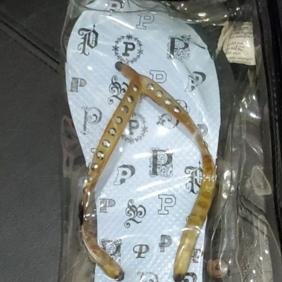 NWT PINK Victoria's Secret Light Blue Flip Flops - Picture 3 of 3